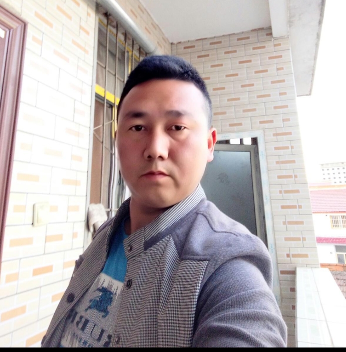 帅帅的大叔的第一张照片--太仓认干亲服务网